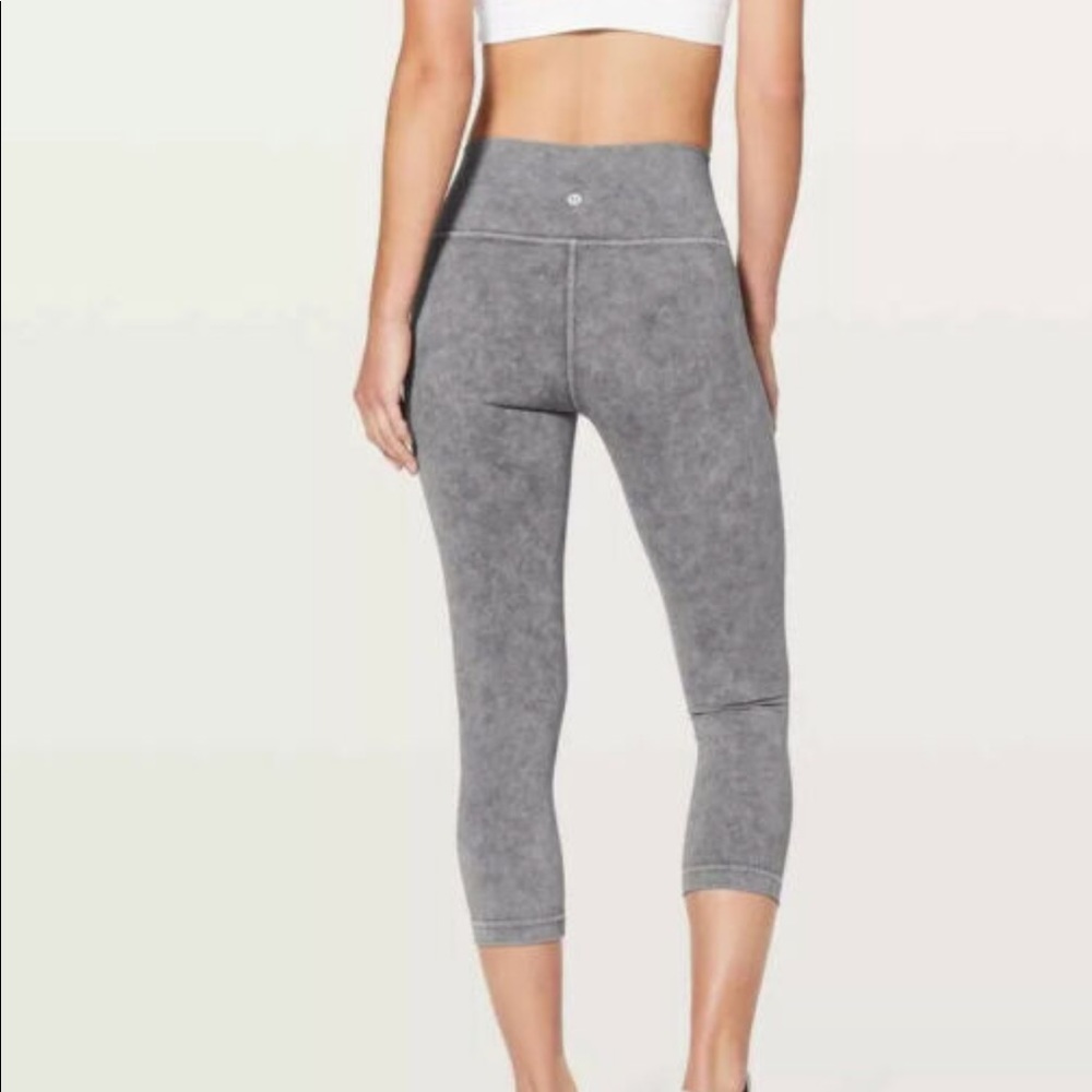 lululemon Hi-rise Wunder Under Crop - Luna Wash - Size 6